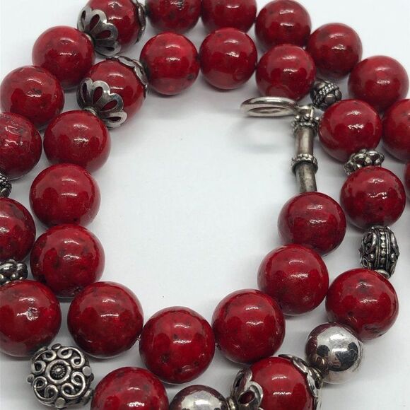 Stunning Sterling Silver & Stabilized Red Dyed Coral Bead Necklace - Picture 9 of 9